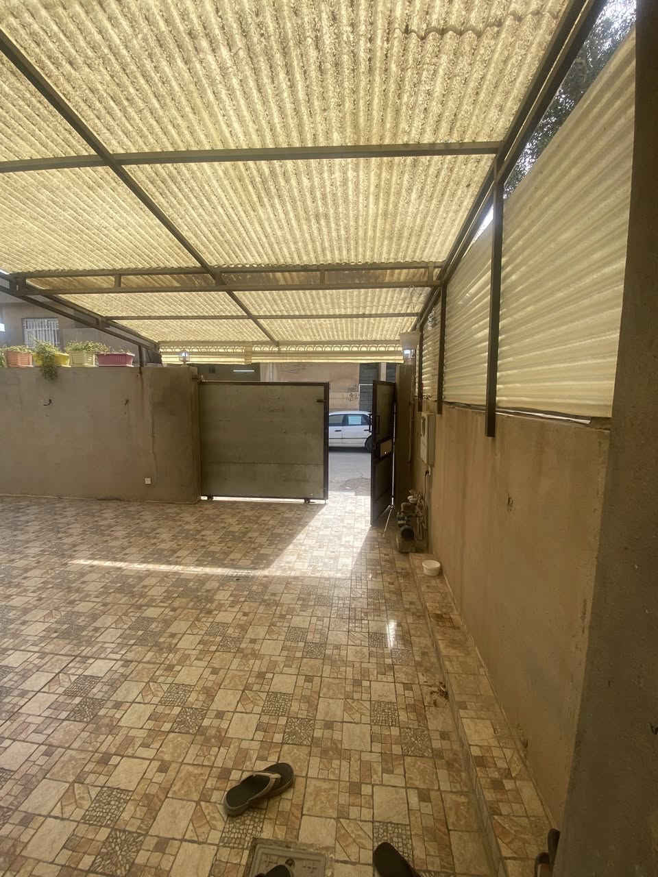 🏠دار طابو ملك صرف
 موقع مميز للبيع
____________
المساحه:-200م
الواجهة :-10 م
____________
📍الموقع :-حي الواسطي
قرب مجمع المدارس
———————-
بناء 2016
____________
💸السعر :علق تم يوصل السعر
____________
يحتوي الطابق الاول على:-
كراج +استقبال +صحيات خارجي و داخلي
مطبخ+هول +غرفتين نوم
____________
يحتوي الطابق الثاني على:-
بيتونه فقط
____________
للاستفسار اكثر الاتصال
***********📱
____________
نستقبل جميع العروض 
🏠السكنيه  🏛️التجاريه
