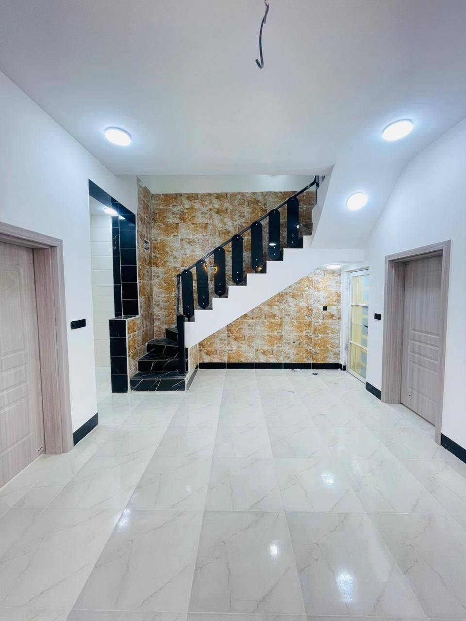 سلام 🙋‍♂️
#دار_مساحه_١٠٠_م

طابو زراعي سند ٢٥ صرف
مشمول بقرار تطويب الأراضي الزراعية 

النجف #ملحق ميسان خلف سكله الكرعاوي 
السعر مناسب 
بناء ممتاز 
بناء ممتاز 

درجه اولى ) 
 ***********
***********
