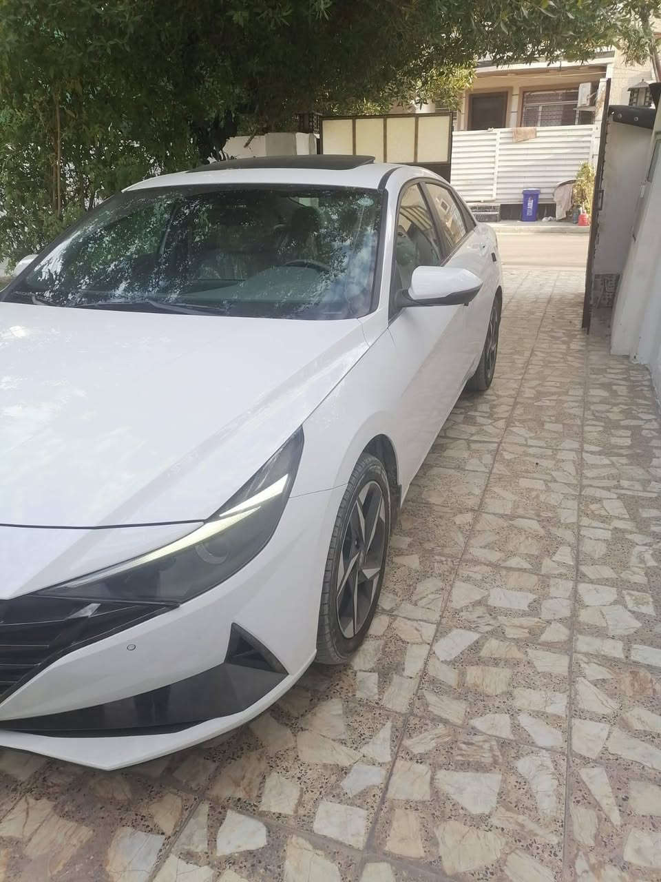 سلام عليكم
هونداي النترا خليجي مو صيني
موديل 2023. فول مواصفات واحد عل واحد
ماشيه٢٤
بصمه
فتحه
شاشه
كاميره
حاسات
مري شفط
مري اشاره
ويل كب
 لد امامي
تبريد قطعتين
شاشه عطلات
السياره بيه هوايه بعد مواصفات
رقم أربيل دولي
اتصال ***********
مكاني بغداد بغداد, العراق
