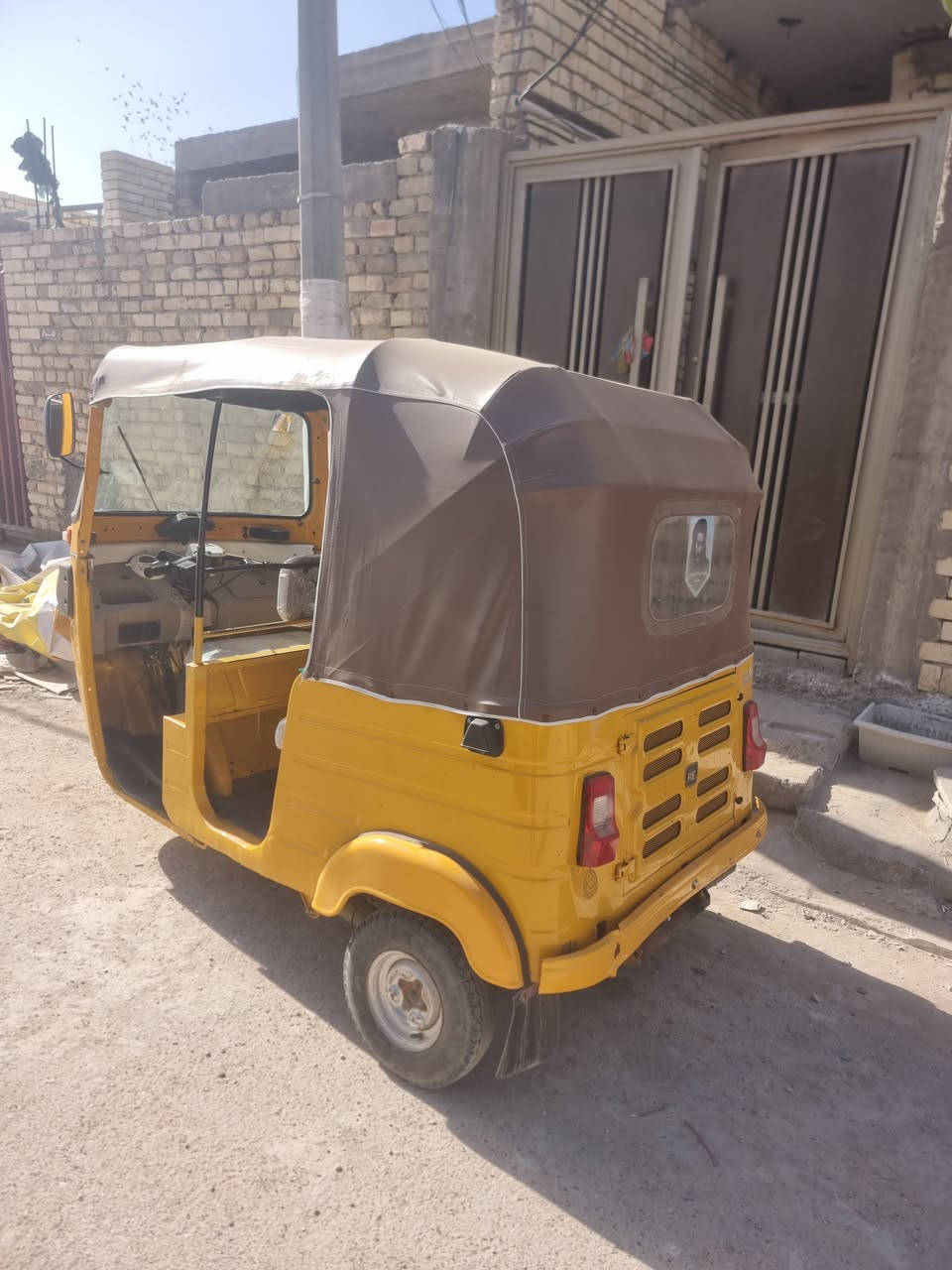 سلام عليكم تكتك البيع 20 بسنويه مسجله 19 رقم انكليزي تحويل ثاني يوم تكتك كامله من كلشي بيه بس بصفحه صبغ كد شبر والباقي كفاله مكينه اكسن لا تنقيص لا تبخير مكينه ناعمه كلش تخم تاير جديد جادر جديد كهربيات كله شغاله *********** مدينه الصدر حي الكوفه
