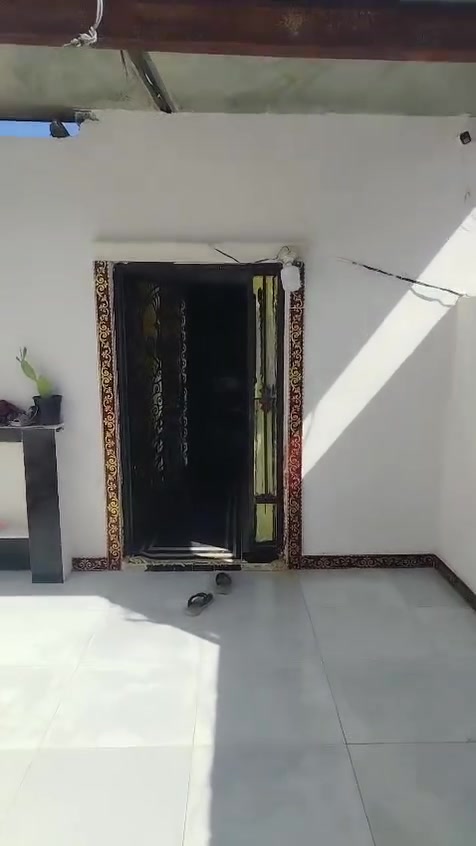 سلام عليكم بيت 200متر كامل مكمل البيع في خلف شقق حي جامعي قرب دارت الكهربا سعر نتصل على رقم ***********هاذرقم أبو لبيت موجود وتساب
