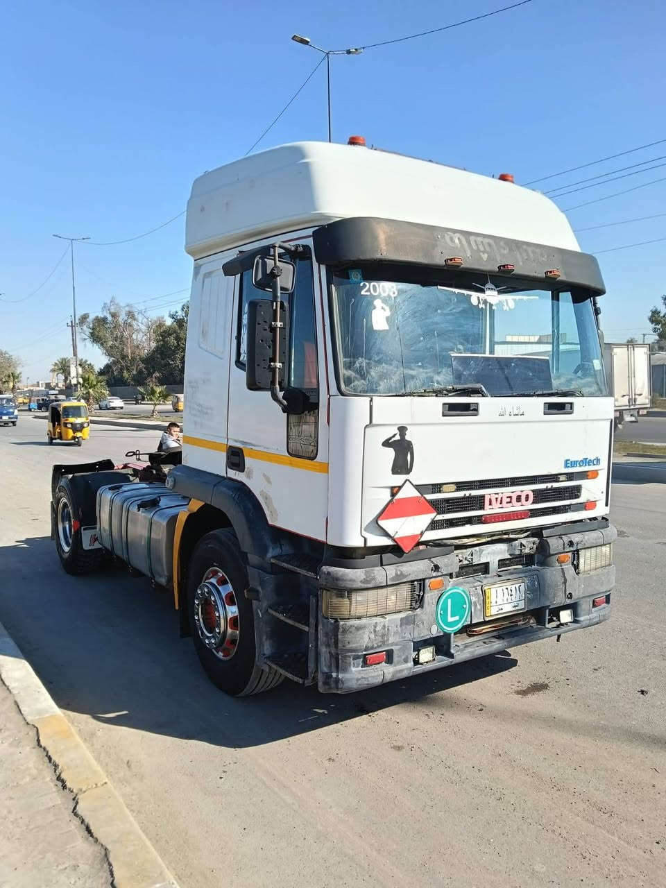 افيكو راس تريله سبرنك مواصفات خليجي موديل ٢٠٠٣ رقم نجف سنويه جديده مسجله فلات مكينه حجم ٣٧ بم ونوزل المرغوب كير حصيره كفخ المكينه السوده بيهه مواصفات مال دوله سياره جاهزه للعمل تخم تاير باتريات جدد مكانها بغداد الطالبيه ***********
