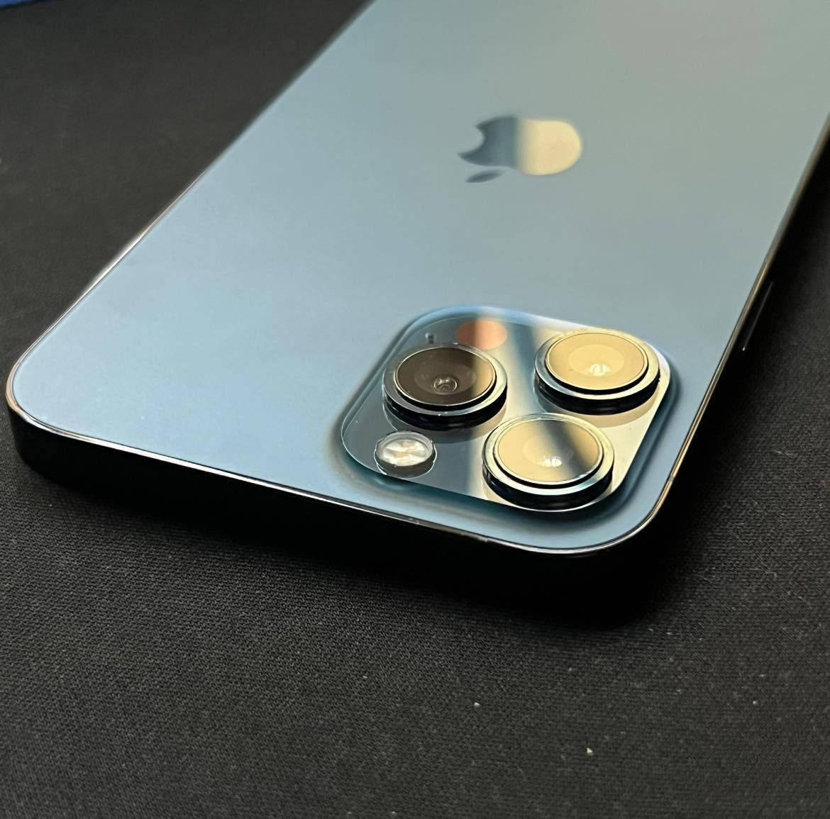 ايفون ١٢ برو ماكس للبيع
ايفون ١٢ برو ماكس لون نيلي ذاكره ٢٥٦ 

بطاريه ٧٨٪؜ الجهاز نظيف كلش بنسبه ٩٥٪؜ مابي اي ضرر و تبدلي 

شاشه شاصي بطاريه كاميرا بصمه وجه كله جديد 

سعره مناسب 

مكاني بغداد حي الأعلام
***********
