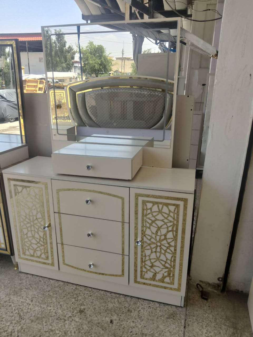 غرفه ه قطع نظيفه جديد العنوان موصل حي البكر مجاور شارع الأطباء تلفون ***********
