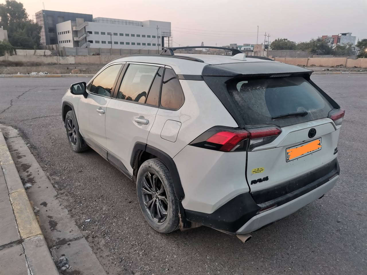 اذا تحب تعرض سيارتك يمنه اتواصل عل خاص
للبيع او مراوس تويوتا راف فور موديل 2022  هايبرد ماشيه 36 الف رقم السلمانيه شرط التحويل  كير مكيته بطاريات كهربائيات شواصي كله مكفول 
فول مواصفات XLE 
فتحتة صقف رادارات تدفئة مقاعد
السياره مصبوغه حزام وبراد بالقماره 
السعر 162 ورقه  غير متواجد عل فيس للتواصل اتصال او واتساب :***********
