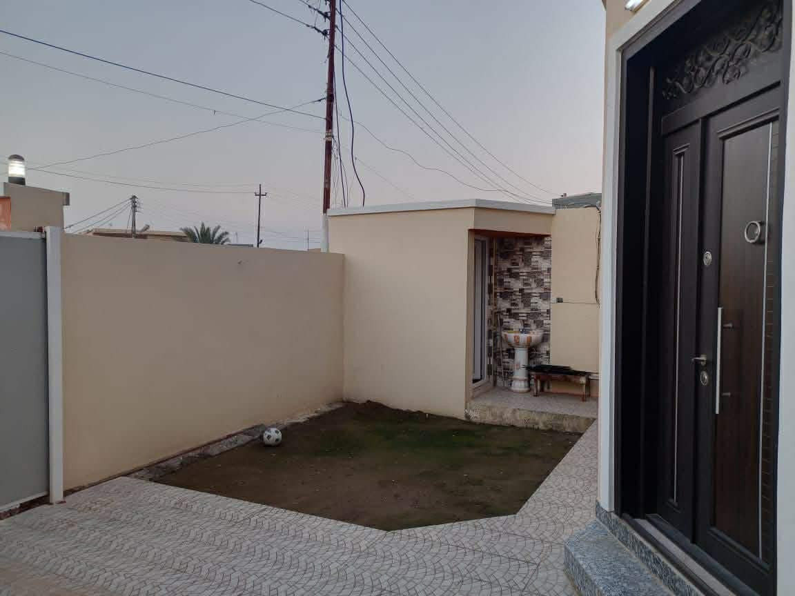 دار 🏠 للبيع حولي زهور نصب على شارع 
مساحه171
واجه 9
نزال 19
5 غرف نوم 🛌
الاستفسار اتصل على ‭٠٧٧٢ ٥٧٦ ١٠٩٩‬
