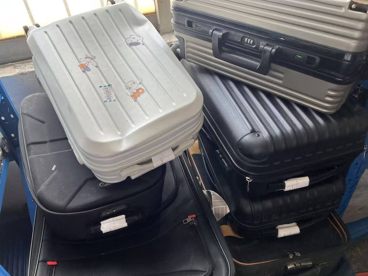 Used luggages from Airport.
500pcs, 80% are function good.


**إذا كنت صاحب هذا الإعلان وتريد حذفه لأي سبب، رجاءا أرسل رسالة إلى الدعم الفني**