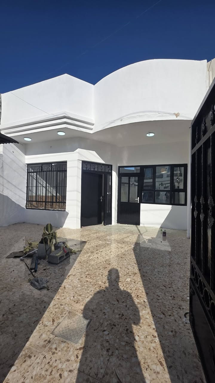 🏦#خانووی  پاک و خاوێن  لەموقیعی باش  بۆفرۆشتن 
🌍#شوێن || هەولێر گەڕەکی پێنجی حسارۆك قاطع هاوكاری                 #نزیک شەقامی کۆڕنیش
#لەسەر شەقامی 10مەتری                                                  🧱#ڕووبەری|| 125مەتر 
🗄#پێک هاتوەلە|| دیوەخان و  1 ژوری نوستن و مطبخ  و 1هۆل و 1حمام  بەیتونە   
💰#ڕووی قیبلەیە
📠#بۆ پەیوەندی کردن
📴فایبر واتساب ***********
📴فایبر واتساب 
ــــــــــــــــــــــــــــــــــــــــــــــــــــــــــــــــــــــ
🏦#بيت   طابو موقع ممیز  للبیع
 🌍#الموقع ||  اربیل حي خمسة حصاروك  قاطع هاوكاري                     #قریب من شارع کورنیش
#علی شارع 10متری                                                          🧱#المساحة ||  125متر 
🗄#یتکون بیت || استقبال  و غرفة نوم مطبخ و  صاله و حمام   بیتونە 
💰#اتجاە قیبلە
📠#للاستفسار اتصلوا ........
📴فایبر واتساب ***********
