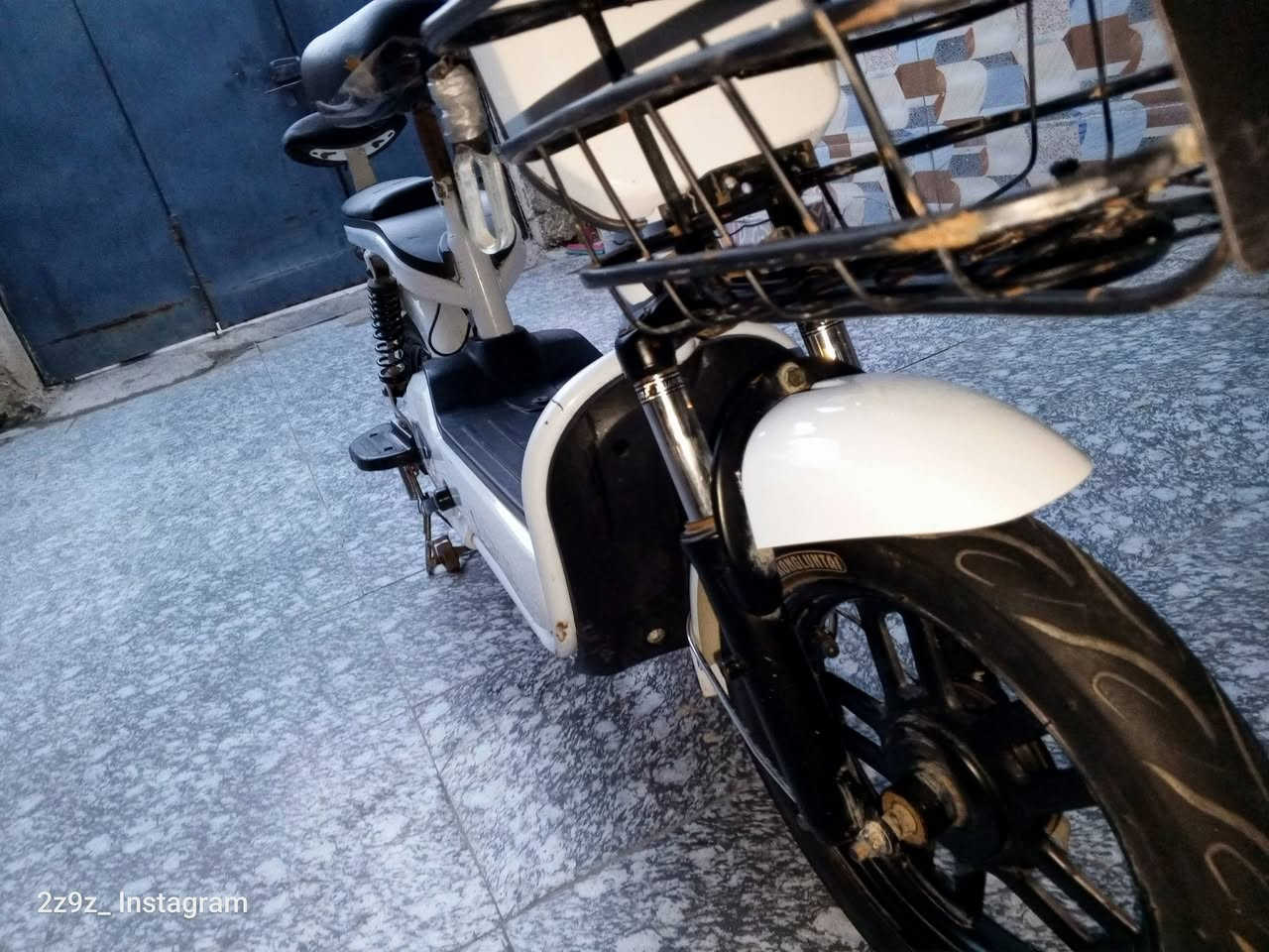 السلام عليكم مكاني بصرة زبير درجة شحن حجم 14نظيفه كدامكم بس بطاريات نص عمر لايت زنون شغال عالي مسجل بلوتوث شغال اشاير يمنه ويسره شغالات 4سرع 48V. 32W. سعرهه 250وبيهه مجال رقمي. ***********
