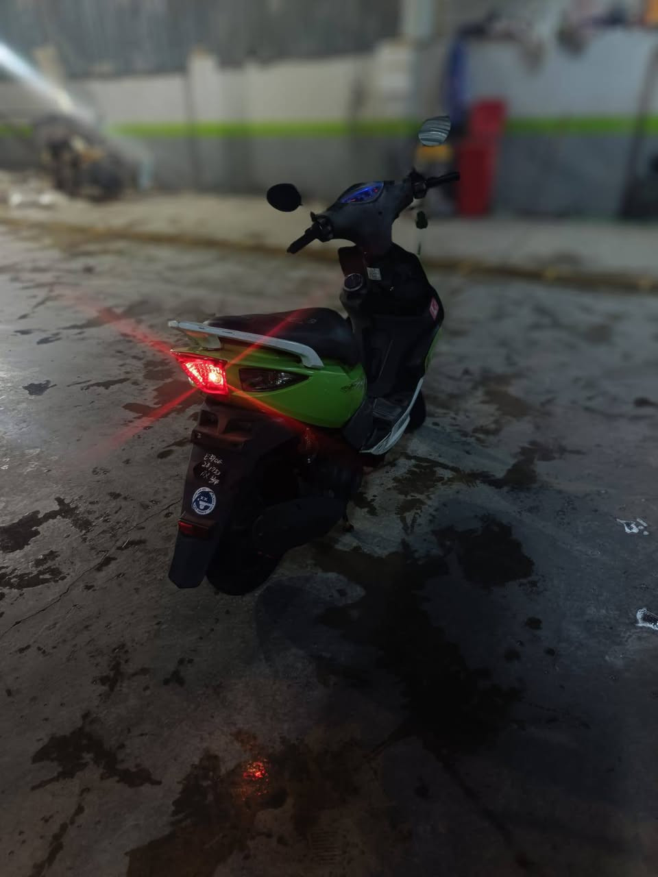 السلام عليكم دراجه ماكس مضلع للبيع الدراجه مكفولة كفاله عامه صارلها سبوع من طالعه من الوكيل الدراجه كلهه ختم واحد ويه المكينه شلعه معدل فول مكينه مكفوله كهربائيات كلهه شغاله ما بيهه نقص برغي مكاني حله مركز المدينه السعر خاص
***********
