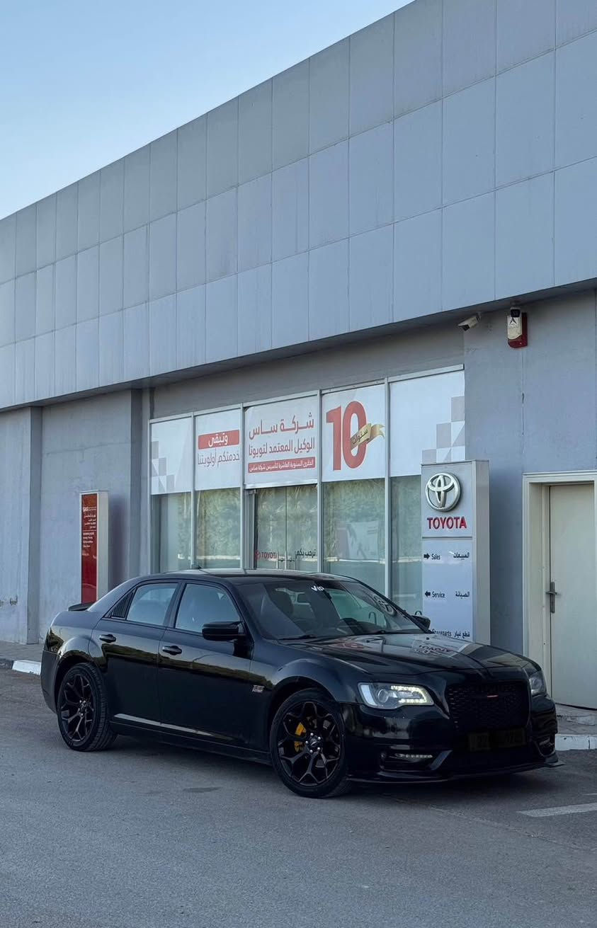 السلام عليكم 
اقرأ التفاصيل بالكامل واتصل وبيك خير وتدلل 

(رجاءا بدون مراوس) 

كرايسلر 2019 S وارد امريكي 
مواصفات S بدون بنوراما 
مقاعد S حضن 🫂 
ويل عنكبوت 🕷️ 
مقاعد تدفئة 
بجم SRT بلادي 
ماشية 148,000mil
الضرر:: في امريكا فقط 
6 قطع جاملغات اماميه + جاملغ خلفي جهة السايق صبغ 
بنيد + باب السائق+باب الخلف السائق تبديل بلادي نفس اللون ((مختصر للضرر 3 قطع تبديل +3 قطع صبغ)) 
رقم اربيل باسمي تحويل ثاني يوم 
مكان السيارة بغداد قرب جامع النداء 🕌
السعر195 وبيها مجال فقط للشراي 

                                                               
*********** بغداد, العراق
