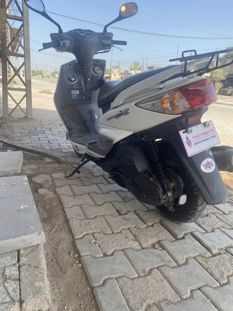 سكنس فحل. نوزل. ستان. حساس صارلي 5اشهر. من ماخذها دراجة. مال جناي مكينة. مكفولة  فقط الكفرات. مطخطخة شوية. دراجة. اشاير. لايت. هندر. سلف. 
كهربائيات.  كاملة. مكملة. خير. من. الله 
لوما. محتاج. والله. ما ابيعها 
سعرها. واحد. و100. وبيها. مجال. 
مكاني. محمودية. *********** بي. واتساب 
رجاءا. المو. شراي. ليتصل. ويعامل. لان محتاج. 
حيل.
