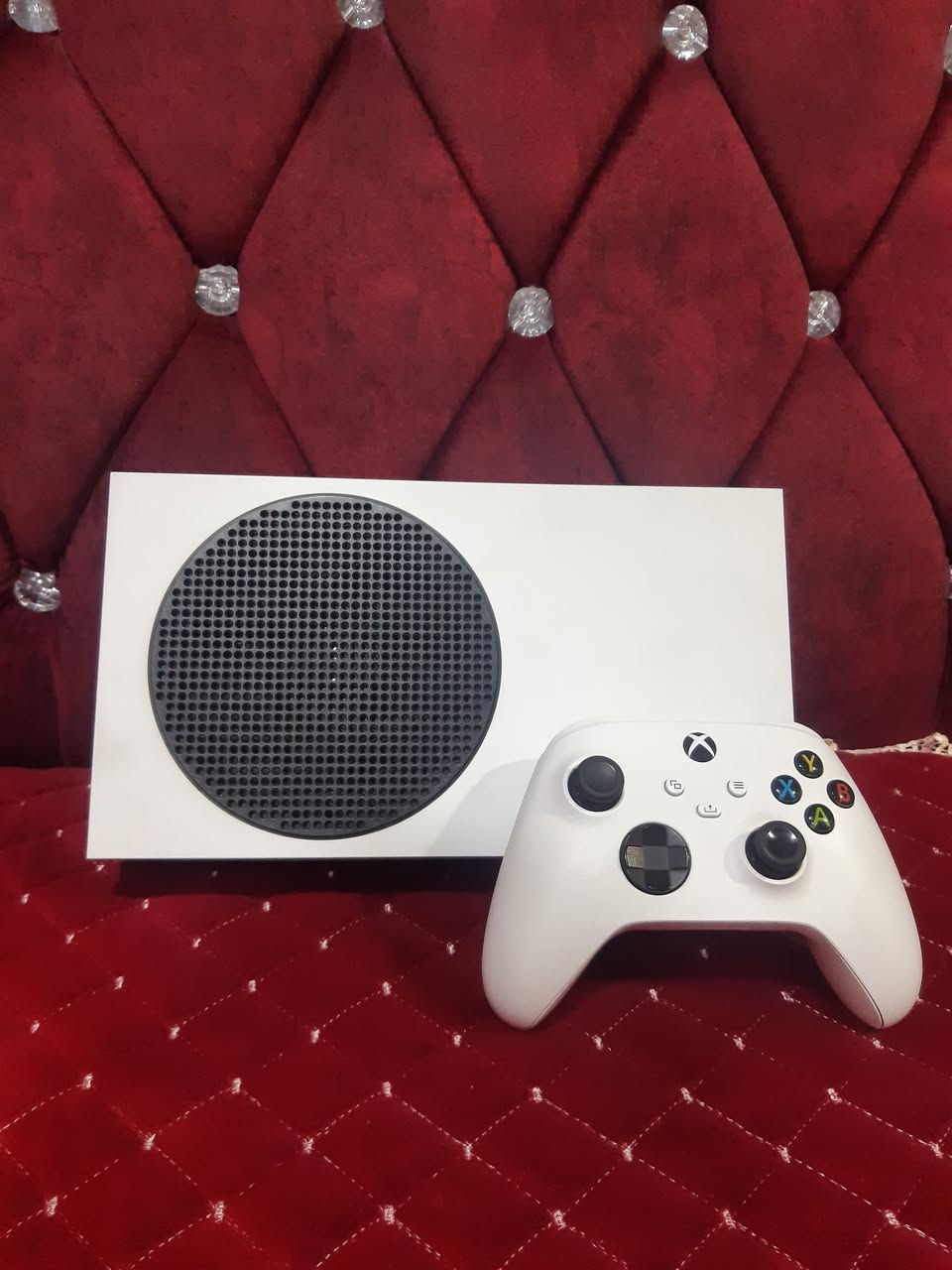 السلام عليكم
اكس بوكس سيريس s
نضافة فول 100•\• شرط الفحص
مساحته 512GB
جميع ملحقاته موجودة
باقي التفاصيل خاص
مكاني موصل الايسر
السعر 350 وبيه مجال بسيط


**إذا كنت صاحب هذا الإعلان وتريد حذفه لأي سبب، رجاءا أرسل رسالة إلى الدعم الفني**