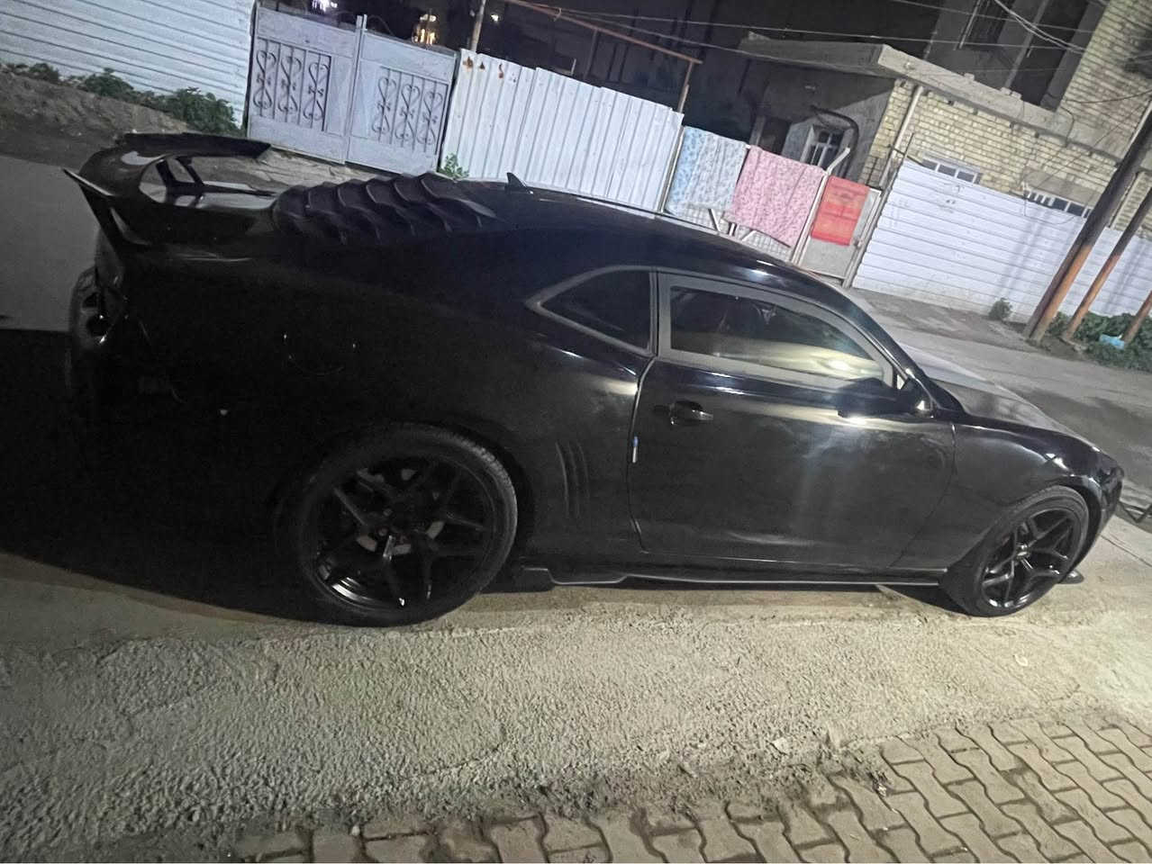 السلام عليكم 
شوفرليت كمارو موديل ٢٠١٣ محدثه بجم ٢٠٢٠
توسات وجناح zl1
كير ومكينه مكفولات 
تبريد شغال 
مكينه ٣٦٠٠ 
كهربائيات كامله وشغاله اي نقص ما بيها 
صبغ حزام جماليه فقط 
رقم بغداد الجديد بأسمي 
داخل نضيف جداً على وضع الشركه 
السعر المطلوب ٩٣ ورقه وبيها مجال قليل 
بدون مراوس فقط بيع 
للاتصال 
*********** بغداد, العراق
