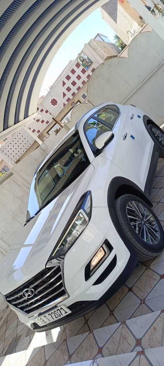 سلام عليكم 
توسان خليجي موديل 2019 رقم بغداد بسمي 
ماشيه 100
فول مواصفات قماره حديد 
المواصفات المعروفه 
كامره اماميه وخلفيه شاشه ايبات 
حساسات 
بصمه 
كشنات كهرباء 
كشنات جلد
قطعتين تبريد 
ليت خمس عدسات 
داخل صاج 
اشاير بل مري شفط ترحيب 
هند برك رجل 
وباقي المواصفات المعروفه 
تخم تاير جديد 
السياره جديده بمعنه الكلمه 
السونار بل منشور واضح بيهه بارد بصيط فقط 
السعر 180
الستفسار ***********
مكان جديدة الشط قريب مرور الحسنيه
