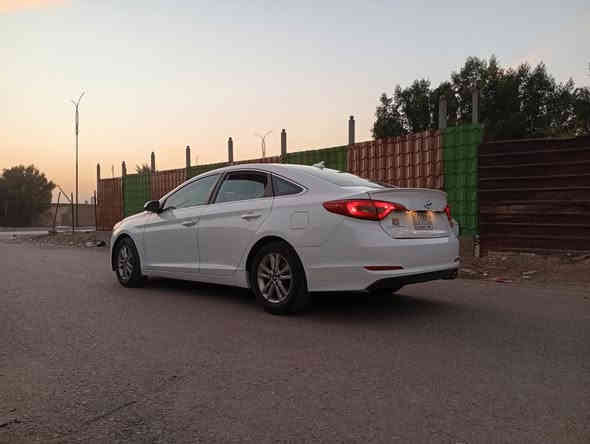 سوناتا للبيع موديل 2017 وارد امريكي حادثة جاملغ خلفي والباب بدون دواخل وبيه صبغ قطعتين اثر تكشير صبغ والباقي مكفولة من شواصي الغود دواخل محرك كير مكفولات تخم تاير صدر كله جديد ماشيه 100 الف محرك 2400 مكان سيارة بغداد الرصافة سعر 105 ورقه رقمي ‭0778 230 9022‬
