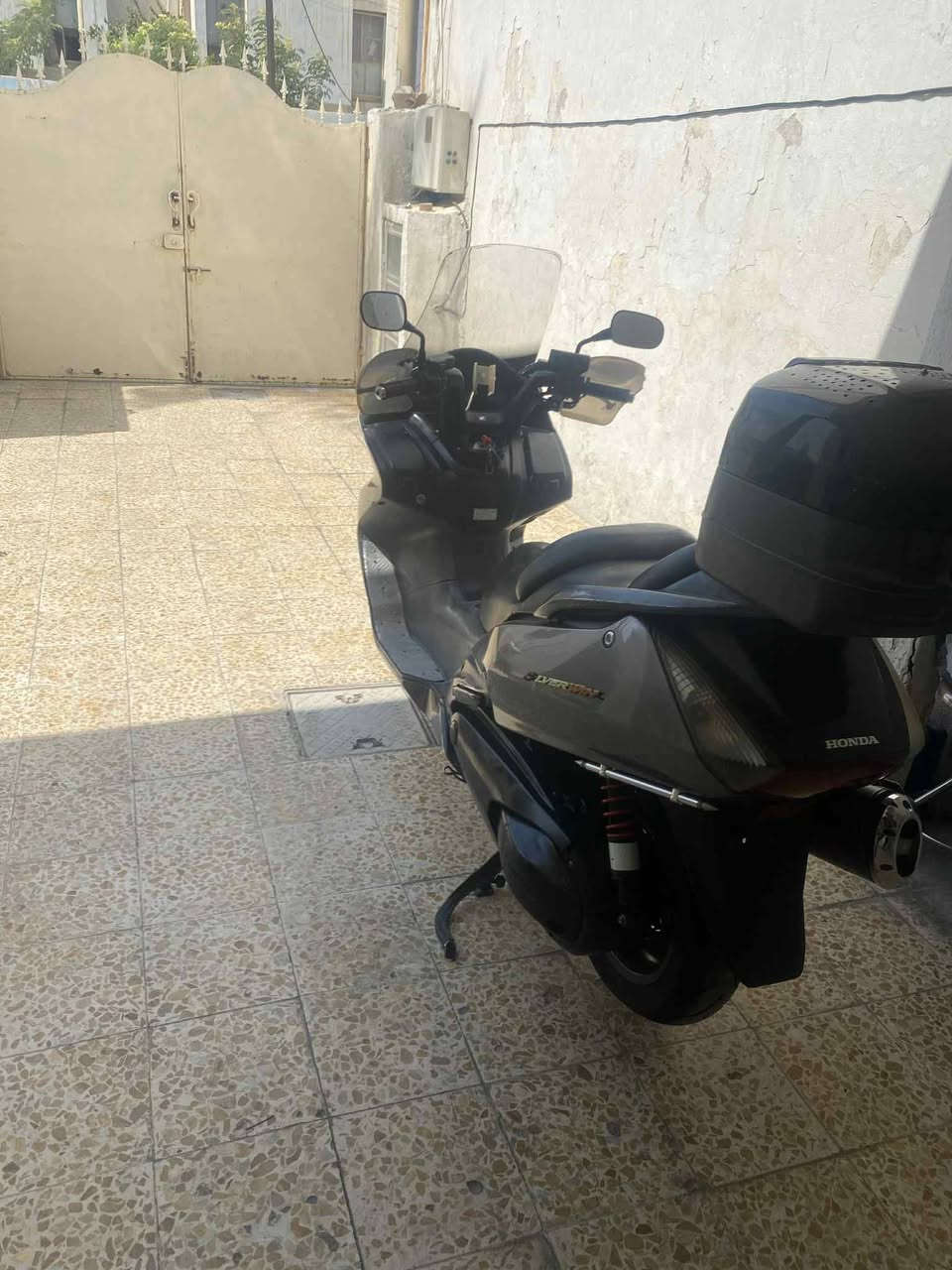 سلام عليكم
سلفر ونج ٤٠٠
ماشيه ٨٩
مكينه مكفوله
مكاني مدينه الصدر ***********
