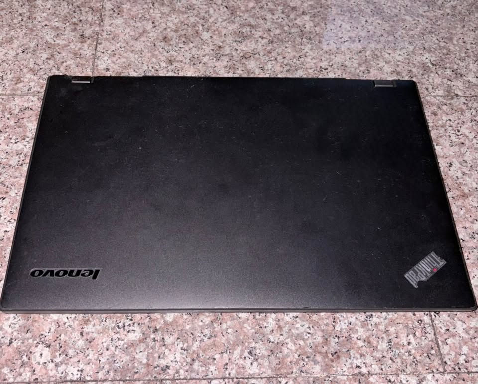 السلام عليكم
لابتوب Lenovo ThinkPad  للبيت خاص للدراسة والتصفح
الاستعمال قليل والنضافة %85
الموصفات وندوز 10
معالج كور اي فايف
رام 8كيكا
هارد 256
كارت شاشة مدمج
بشغل كافة برامج الدراسة وشحنة ممتاز السعر150 او بي مجال بصيط / الرقم ‭***********‬
