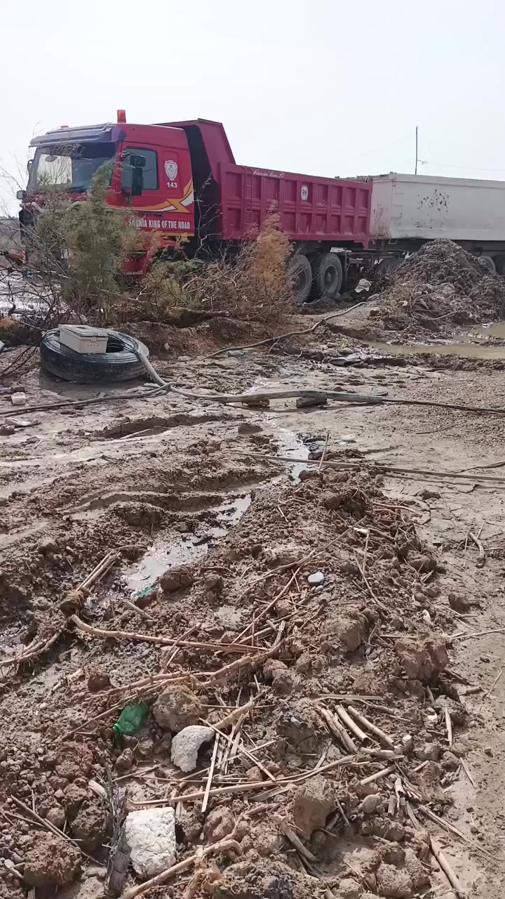 يوجد مواد حصو ورمل كوت طريق عمارة تقاطع غريبة قرب محطة الوزن فول وطوناج ***********
