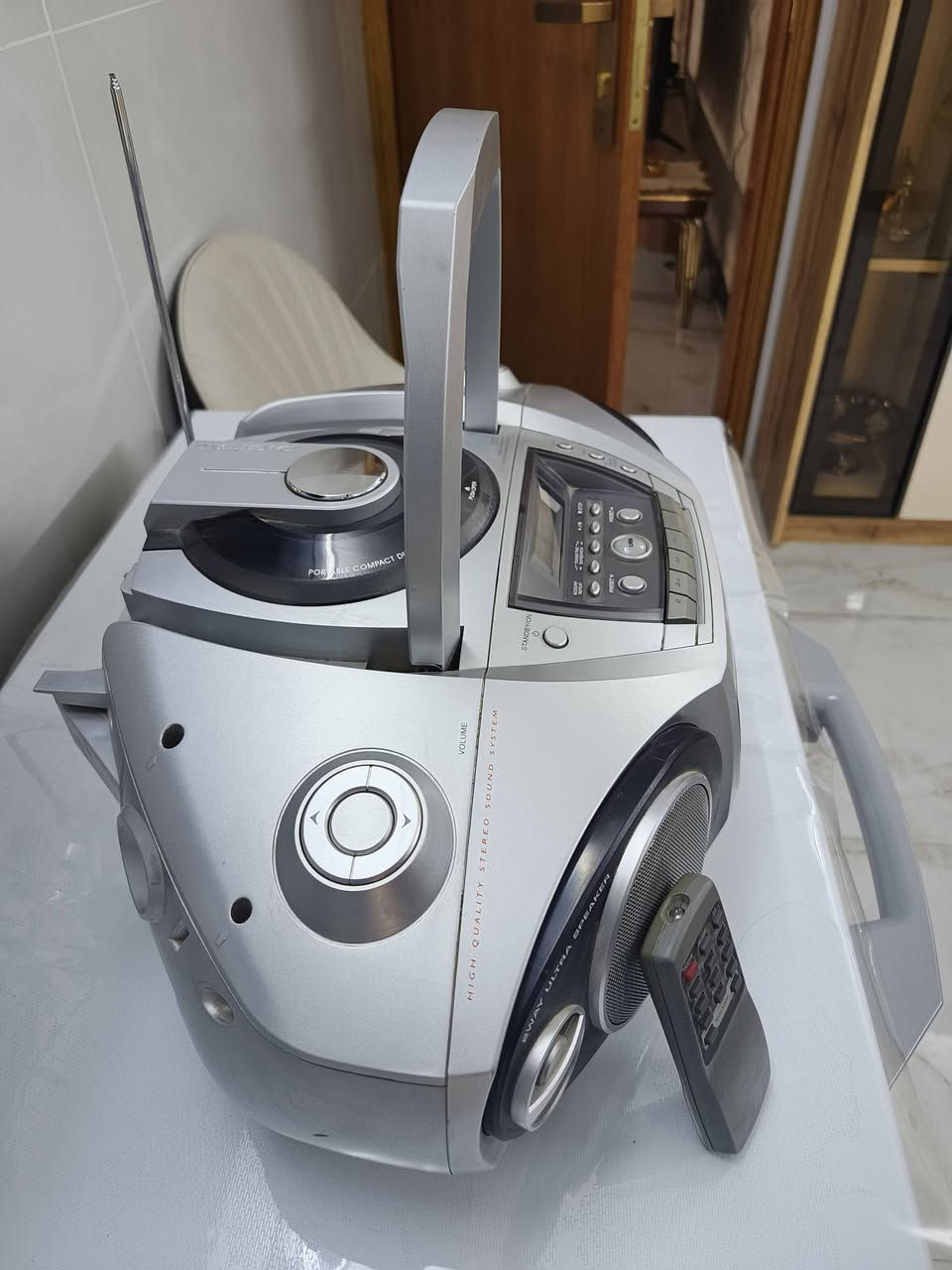 مسجل ومشغل Cd
نضيف ومعاه ريمونت LG 
*********** 
70 الف
