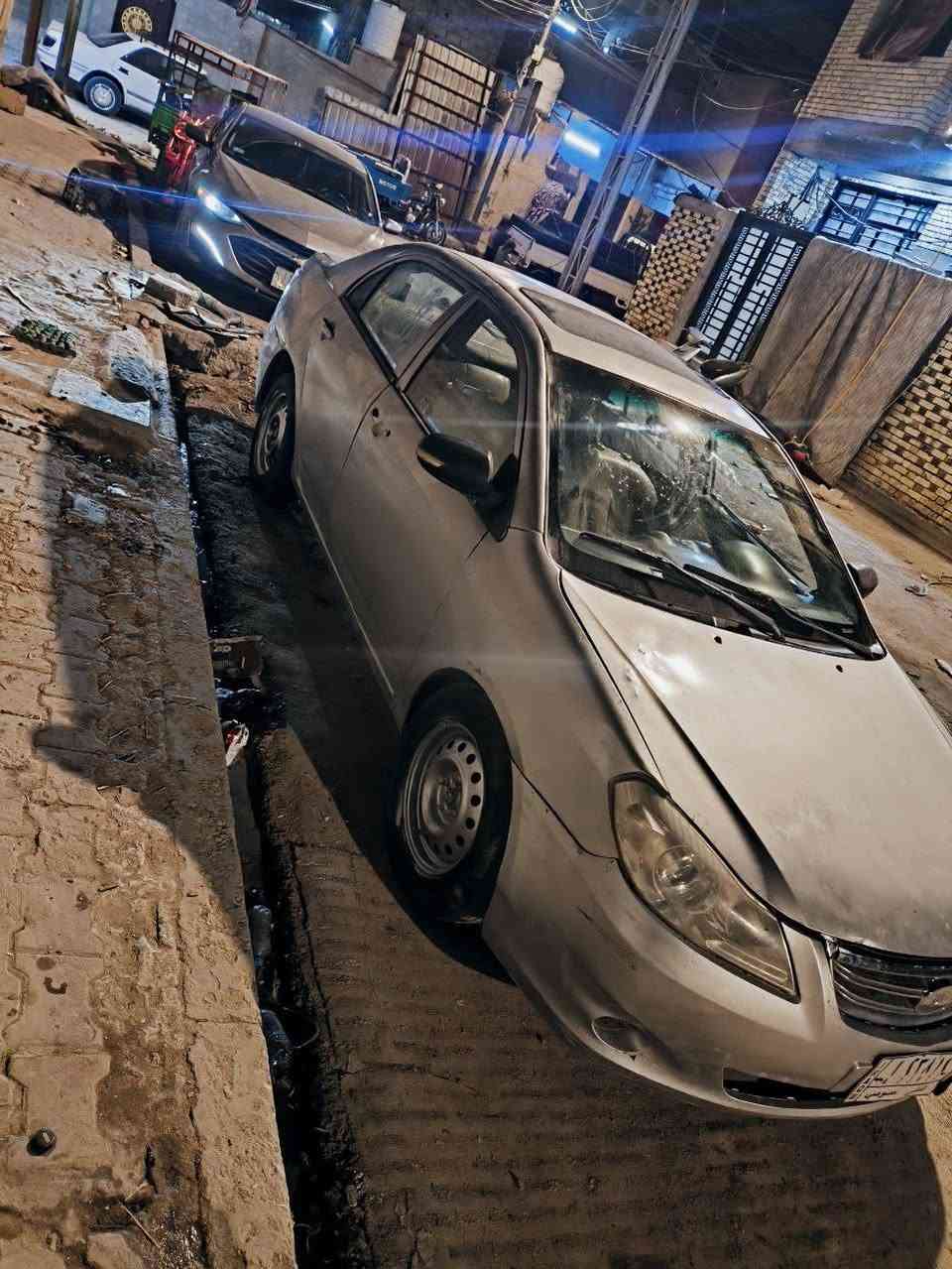 يالله سلام عليكم شباب عندي سياره بيوايدي لبيع مديل 2016 سياره حلوه بس عوزه شوي ترتيب مكينه ستوه بادي بيه خيط تبخير قليل كلش كير مكفول اوتماتيك كهربيات كله شغاله سياره بصمه تنته تحكم ستيرن راعيه موجود تريد وكاله لو تريد تحويل أنا عندي وكاله بيه سياره مصبوغه كله مكاني بصره السعر 19 وبيه مجال رقمي ***********
