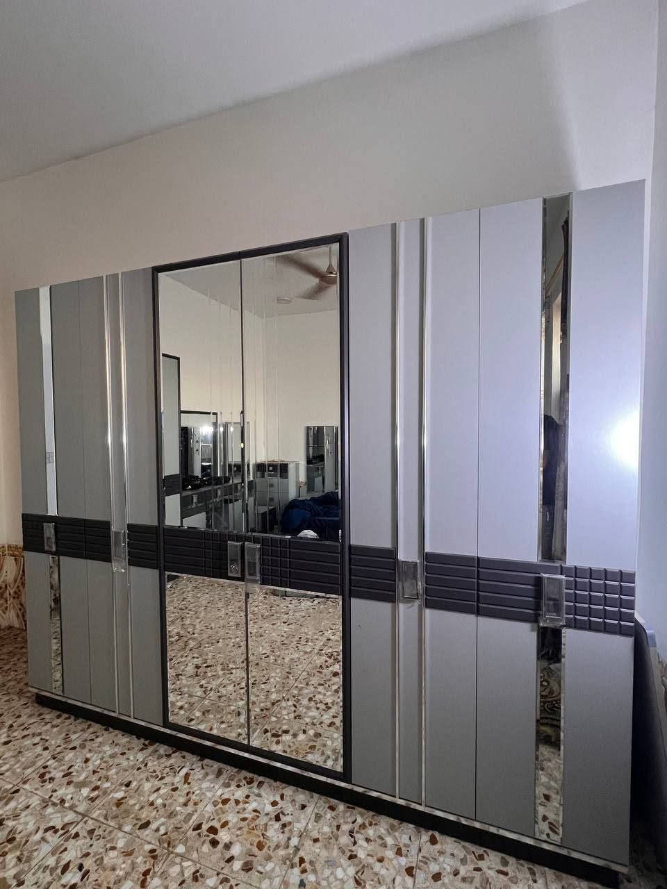 سلام عليكم غرفه تركيه نظيفه ما مستخدمه هواي 10 قطع وهذه صوره كنتور وزاويه
معروضه ب 800 الف
المكان في بابل
***********
