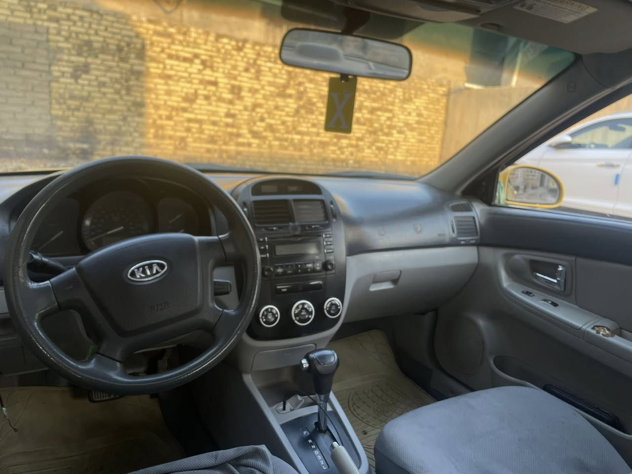 سلام عليكم ورحمة الله وبركاتة
سبكترا ٢٠٠٩للبيع  سيارة حادثة باب وجاملغ 
ونقص تبريد ٧٢وبيها مجال
*********** اتصل وبيك خير ودلل مكان السياره بابل ورقمها بابل
