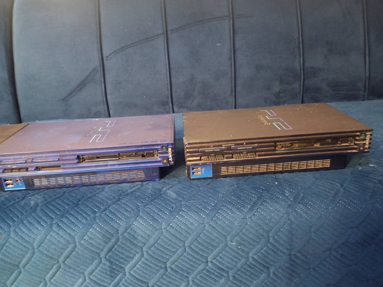 السلام عليكم 
اجهزة بلي 2 عدد 4
واحد ازرك شفاف
واحد اسود شفاف
واثنين اسود غير شفاف
اببعهن فحم
 السعر 40


**إذا كنت صاحب هذا الإعلان وتريد حذفه لأي سبب، رجاءا أرسل رسالة إلى الدعم الفني**