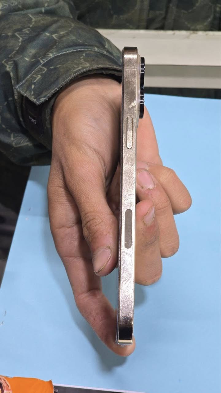 ايفون 13 ابرو ماكس البيع بطاريه 84  ذاكره 256 جهاز نظيف 
رقم ال هاتف ***********
