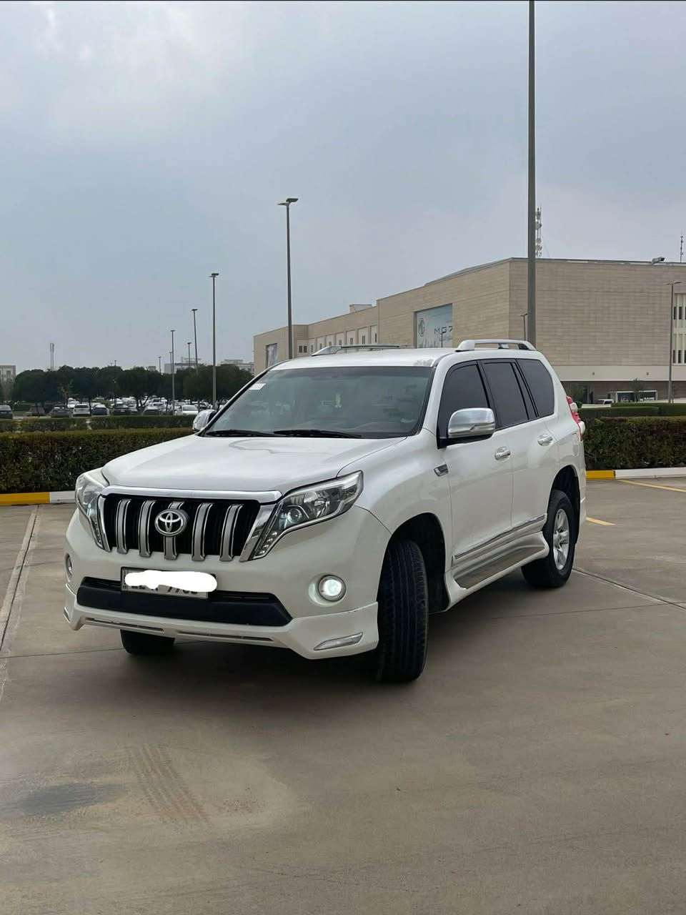 تويتا پرادو ٢٠١٠ 
شكلي كراوةتة ٢٠١٧ 
بي بوياغة 
دو بارجةي بة بيلادي گؤراوة 
فول مواسةفاتي ٤ بستن
دةبل سبير
لايت زينون بشت و بيش ليد
سةلاجة
ناو زةرد 
جام كارةبا
ئيكو
ئيم پري فايةر 
تراكشن  
زور مواسةفاتي ديكة 
 
گير  و دةبل اكسل بةشةرت
كراية غاز و بةنزين
سةنةوي و رقةمي نوية
ناونيشان هةولير 
*********** أربيل, العراق
