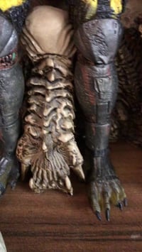 عرش المفترس • مجسم • قطع أصلية