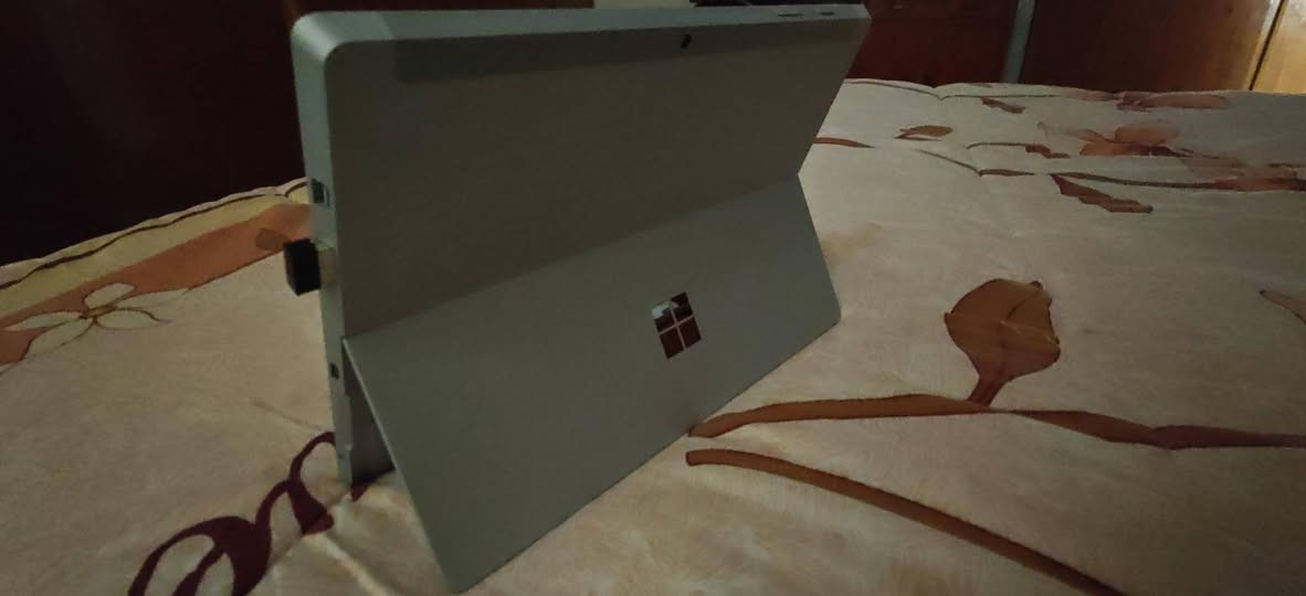 حاسبة وهي جهاز لوحي ايباد مايكروسوفت امريكي دبل كامرةحجم ١١ونص انج يحتوي على كيبورد على الشاشةبالاضافة الى شاشة لمس مع ماوس وجنطة رام ٦٤  يحتوي على منافذ HD وUSB ومنفذ شحن نظافة ١٠٠٪ يدوم الشحن الى ٣ساعات  السعر ٩٠الف  العنوان بابل


**إذا كنت صاحب هذا الإعلان وتريد حذفه لأي سبب، رجاءا أرسل رسالة إلى الدعم الفني**