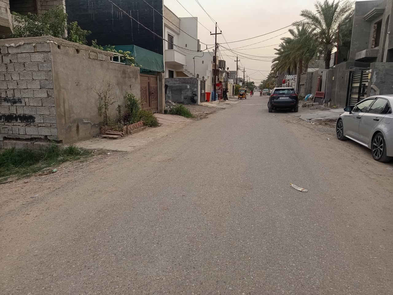قطعة ارض 200م للبيع طابو زراعي سند 25 ماء وكهرباء وتبليط وخط مولد وإنارة موقع سكني متكامل ومميز ام العضام شارع عمر الحيالي من السده الفرع الاول او مقابل مستشفى الرازي الفرع الاول السعر 55مليون وبيه مجال للشراي للاستفسار خاص او ***********
