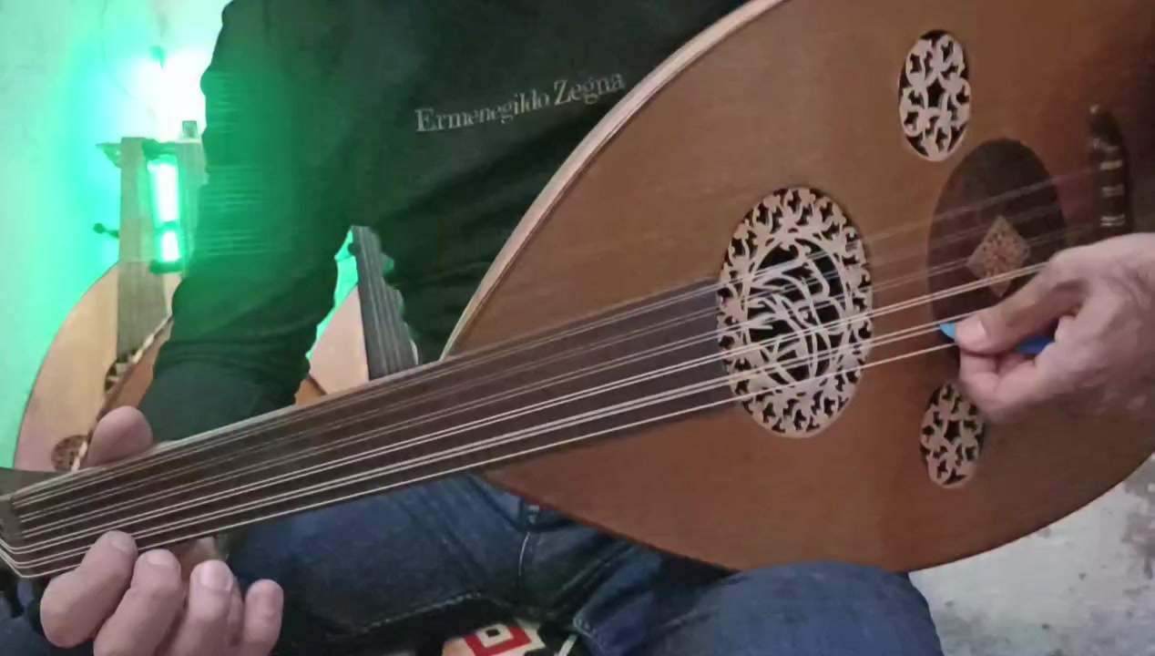 السلام عليكم (( صناعتنا ))
جوز وصندل
 الوجه سبروس معالج
المفاتيح ابنوس 
واتساب//// ***********
مع تحياتي لكم
