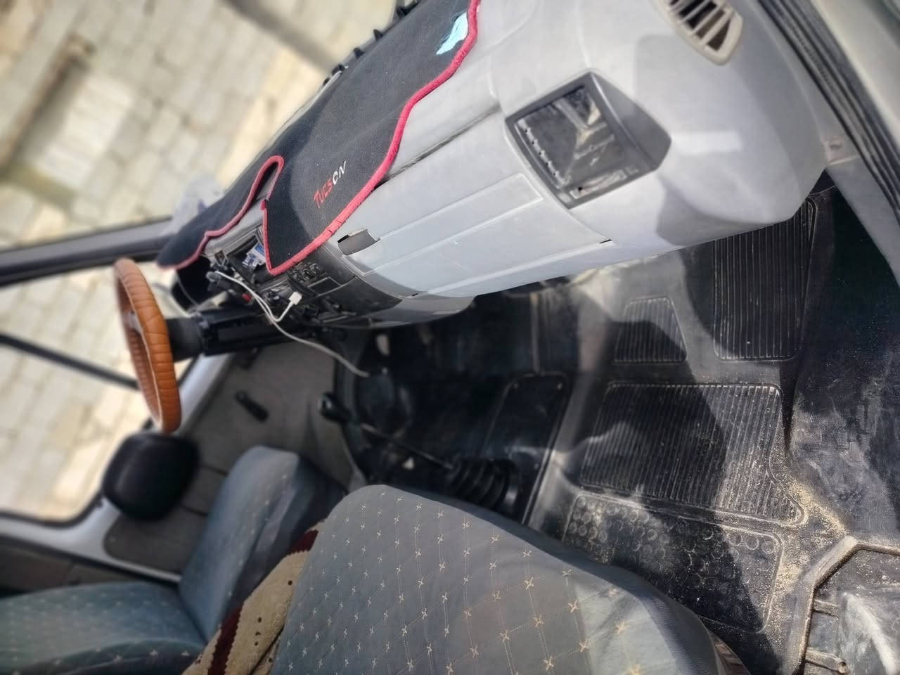 للبيع روسي موديل 2003 سياره جاهز الف ماتخسر عليها سعر 40 وبيها مجال العنوان كربلاء واتساب فقط/  ***********
