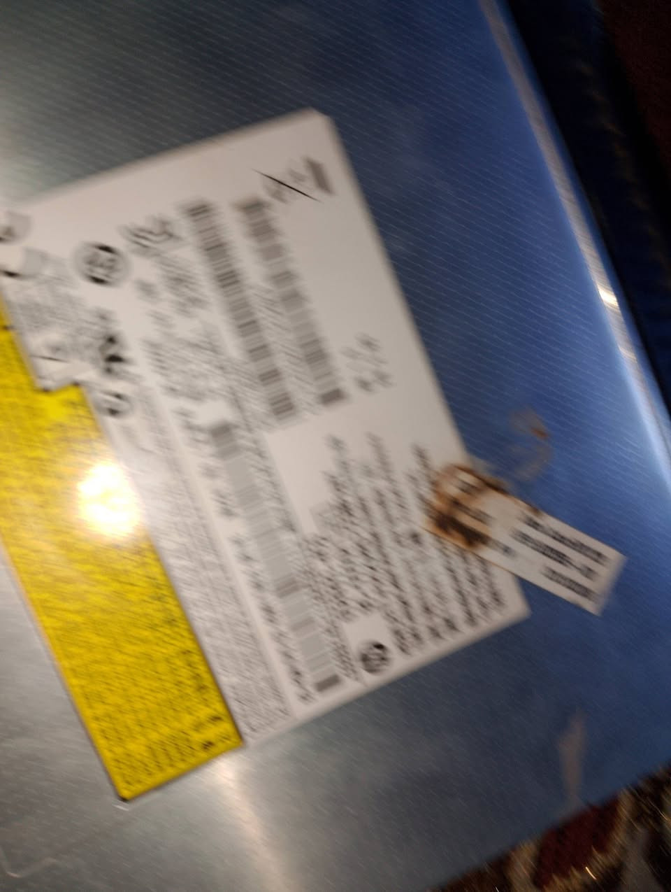 🔹 إعلان بيع قطع HP EliteBook 8760w Workstation (i7 + Quadro + SSD)
بيع سريع وصادق! جميع القطع شغالة ومضمونة، مناسبة للمصممين، المونتاج، CAD، والبرامج الاحترافية. البيع محلي فقط، بدون توصيل.
1️⃣ المعالج (CPU) – Intel Core i7 Quad-Core
أداء قوي للبرامج الثقيلة مثل المونتاج، التصميم ثلاثي الأبعاد، AutoCAD
درجة حرارة مستقرة بسبب تبريد ممتاز
سعر القطعة: 50 ألف دينار
2️⃣ كرت الشاشة (GPU) – NVIDIA Quadro 3000M
مصمم للأعمال الاحترافية (مونتاج، CAD، 3D)
شغال بدون أي خطوط أو مشاكل
المروحة قوية جدًا لتبريد الكرت
سعر القطعة: 45 ألف دينار
3️⃣ الذاكرة العشوائية (RAM) – 4GB DDR3
شغالة تمام
قابلة للترقية إلى 8GB لتحسين الأداء
سعر القطعة: 12 ألف دينار
4️⃣ الهارد SSD – 256GB
تحميل النظام والبرامج أسرع بكثير من HDD
شغال بدون مشاكل
سعر القطعة: 32 ألف دينار
5️⃣ الشاشة – Full HD مكسورة → تعرض HD
صالحة للاستبدال أو كقطع غيار
سعر القطعة: 8 ألف دينار
6️⃣ Touchpad + الإطار الأصلي
شغال بشكل كامل
مناسب للاستبدال أو التجميع
سعر القطعة: 12 ألف دينار
7️⃣ الشاحن الأصلي HP EliteBook
أصلي 100%
كامل القدرة الكهربائية لتشغيل المعالج والكرت بدون مشاكل
سعر القطعة: 45 ألف دينار
8️⃣ البورد + المروحة + باقي الهيكل
نظيف ومشتغل بالكامل
مناسب لتجميع أي لابتوب Workstation من نفس الموديل
سعر القطعة: 20 ألف دينار


**إذا كنت صاحب هذا الإعلان وتريد حذفه لأي سبب، رجاءا أرسل رسالة إلى الدعم الفني**