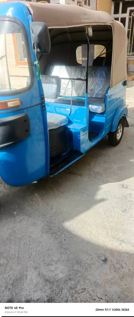 السلام عليكم تكتك للبيع مديل 20بيه طخه بل لغد ومصبوغ دوس معمره مكينه جديده تخم تاير كسل جديد كهربايات كله شغاله ما معوزه شي ***********
