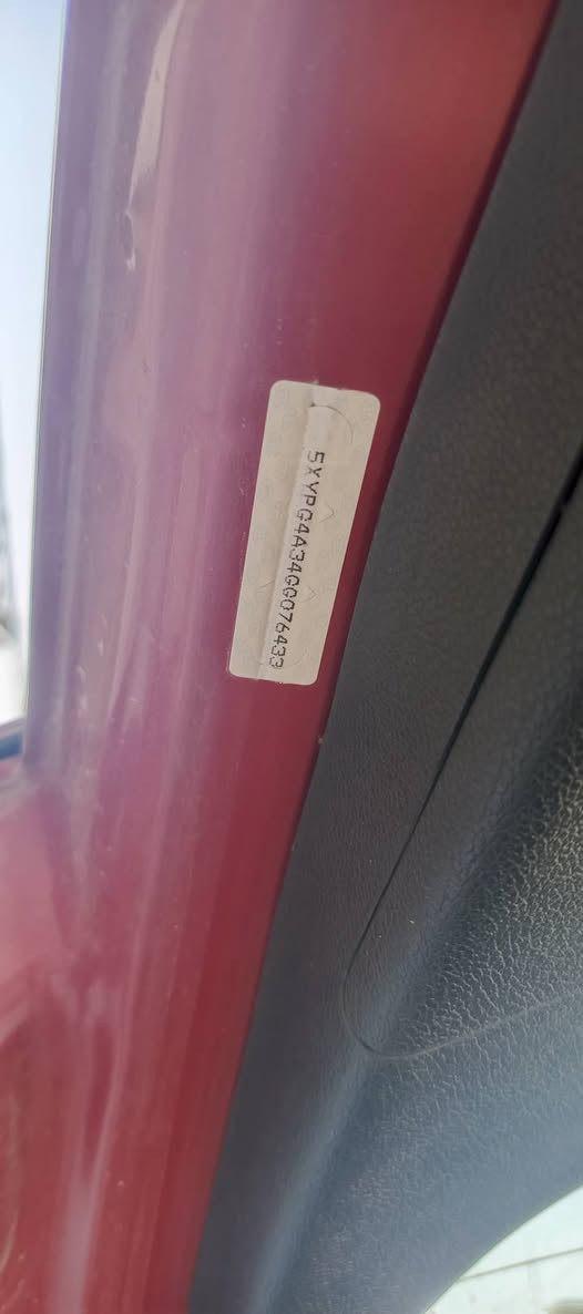 السلام عليكم.سورينتو 16 امريكي. 4راكب بيه جاملغ فقط.. محرك 2400 gdi...ماشيه 147الف .مكانه بغداد حي المواصلات ..معروضه 160....***********
