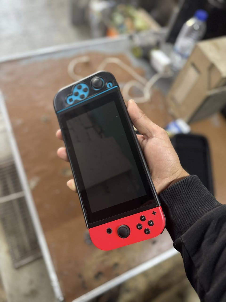 نينتندو سويتش عادي مهكر نضامين نضيف كلش وكامل جنطة وكفر وشاحنة ورام ١٢٨ وبي متجر تنزل اي لعبه ببالك وشحنة فوول للبيع سعرة ٢٥٠ الف او مراوس بغداد الجهاد ماكو توصيل ***********
