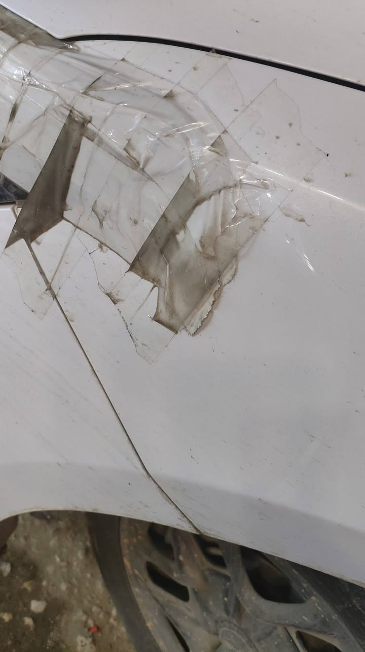 للبيع سيل فايف مديل 25لون ابيض بيه ملحضه بصيطه ماشيه 14الف السعر 18600مرقم بغداد بسمي ***********مكاني النجف اذا اكو امراوس كي فايف فقط
