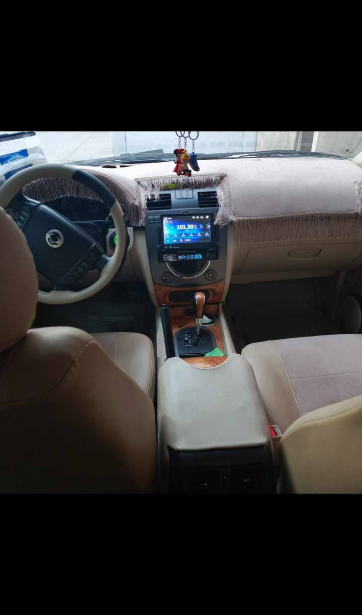 سانیۆنگ کۆری 2012 گێڕومە کینە ی مارسیدس دە بڵ ئە کسل تە نها یە ک بست بۆیاخی هە یە سڵایدو بە سمە یە 6 بستن  176000 ڕۆشتووە  شوێن سیدسادق  ***********  یان ***********
نرخ کۆمێنت بکە📤
