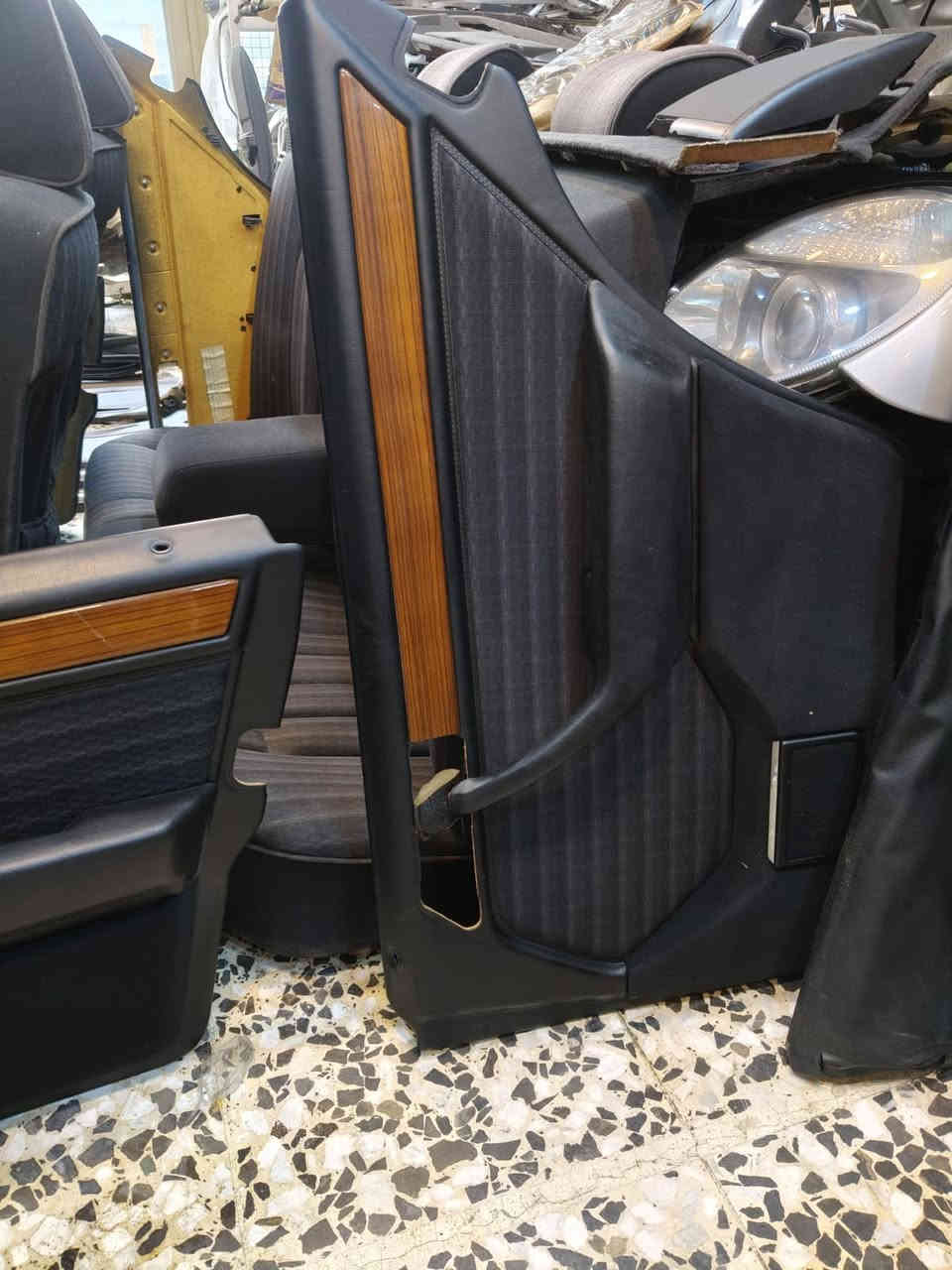 السلام عليكم/ غرفه مارسدس دب للبيع وارد يابان/استفسار النجف حي الصناعي بلاوك الاول حسن الشريس اخويه الشراي يتصل/*********** / ***********
