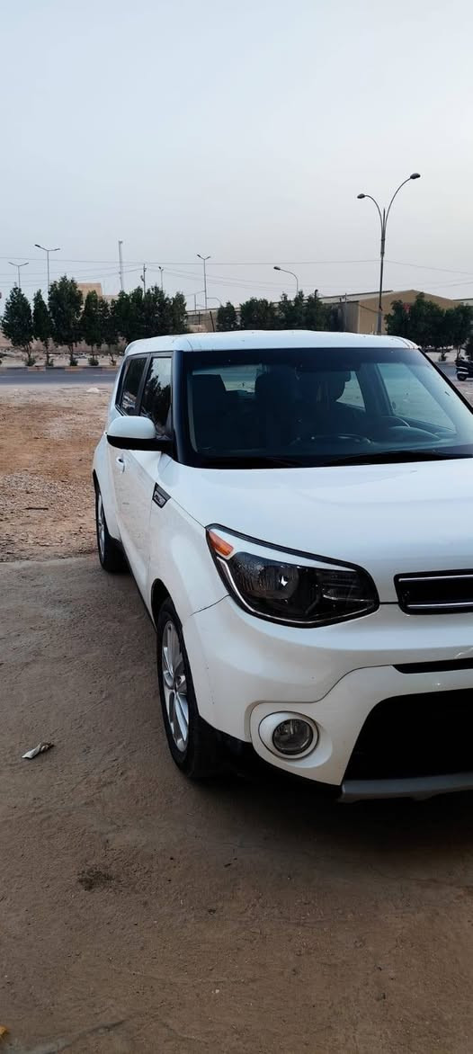 السلام عليكم 
   كيا صول  2019 
السيارة  جاهزه  نظيفة جدا 
رقم بابل
فقط بيها بارد بسيط 
السعر 120 
مكان السيارة بابل_ الحلة
لاستفسار الاتصال على الرقم 
***********
