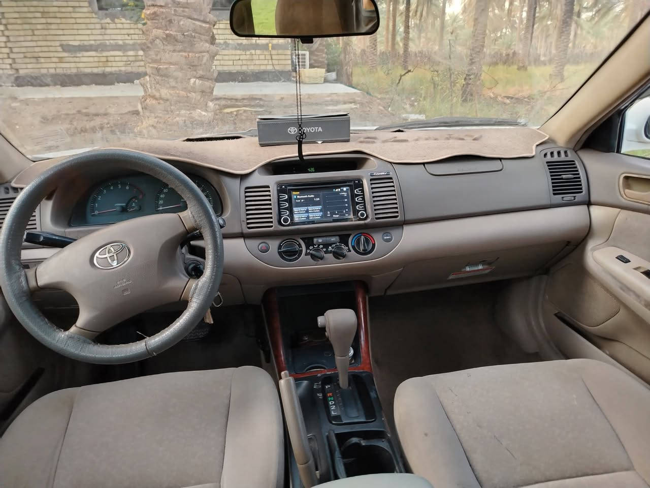 سلام عليكم كامري خليجي
2004 رقم واسط
محرك vvti2400 اربعه سلندر 
دواخل نضيفه 
شاشه 
كامره 
تبريد ثلج 
كير كفاله محرك ينقص بس مماثر عليها 
صدر جديد
ضررها موضح باخر صوره فقط هذا باقي بلاد
   سعر 89 وبيها مجال وترهم مراوس ب بيك اب اي نوع حسب القناعه
للاستفسار ***********
