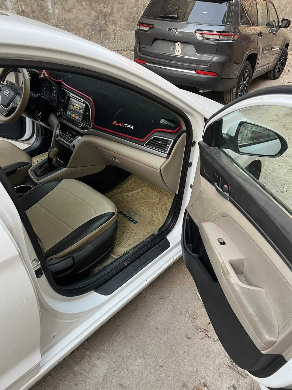 السلام عليكم النترة للبيع موديل (18) سوبر فول ماعدة البصمة العنوان الرئاسة العبيدي السعر (155) وبيهة مجال للاتصال على هذا الرقم (‭0774 594 9428‬)
