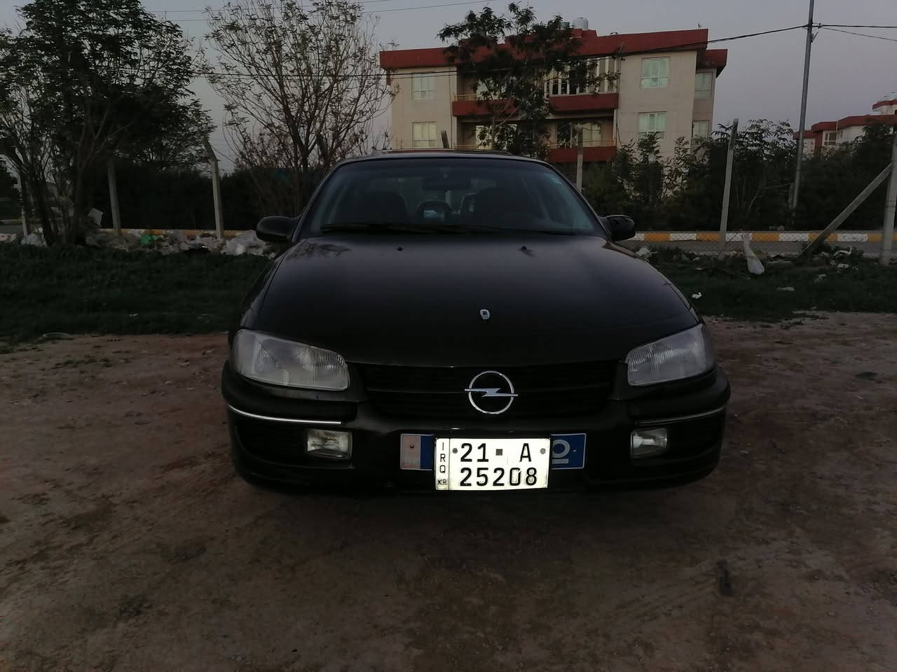 اوبل بزون رقم سليمانيه موديل ٩٦سنويه سنويه جديده رقم انكليزي تخم تاير جديد دواخل جديد سقف سلايت كهربائيات كلها شغاله بدون اي جطل كلها عل بلاد محرك٢٠كبس كير اوتوماتيك مكفولات بدون اي نقص سياره احلى من الصور تدفئه تبريد شرط التحويل والوكالة بيها كوبون بانزين عنواني ديالى خانقين *********** /
