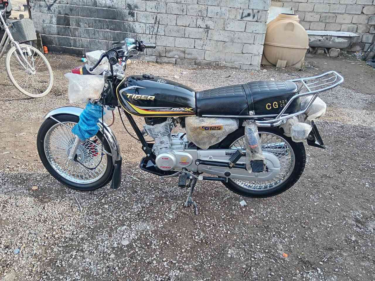 سلام عليكم شباب دراجة للبيع 2025مكفولة عام اوراق كاملة المكان تقاطع الوجيهية ***********
