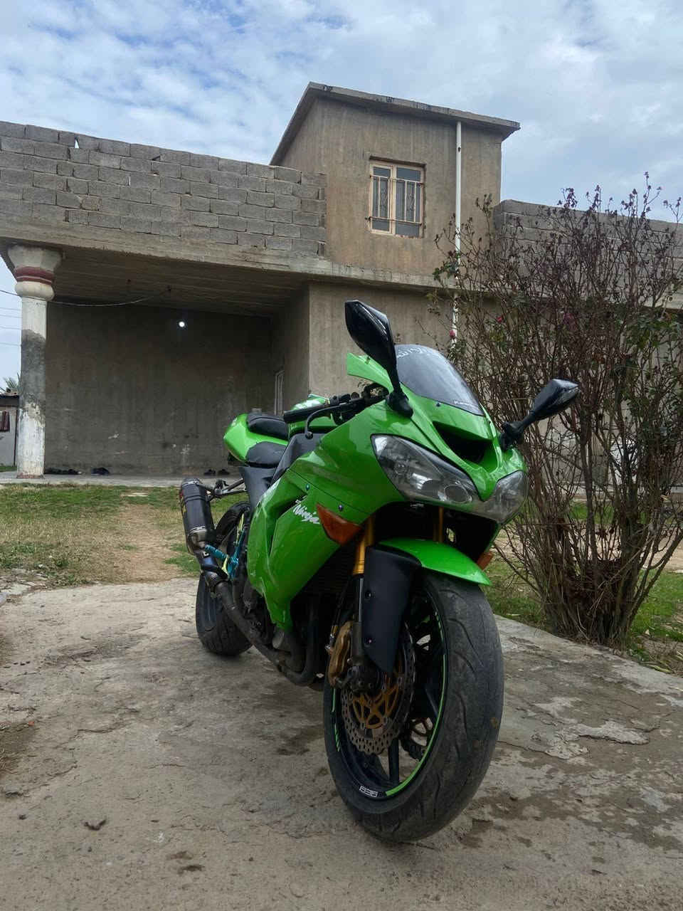 سلام عليكم ورحمه الله وبركاته
Zx10 r 

موديل 2004

المحرك 1000

رقم وسنويه للبيع او مراوس 

مكاني بغداد 

رقمي للتواصل ***********

التوضيح الدراجه مفتوحه وع ايدي لي يعرفني يعرف شغلي ولي مايعرفني يجي ويشوف  

مبدل كرنك ستندر 
وكور نعومه وشلعه ومعدل  

تريد تعرف اكثر عن الدراجه ااتصل وعيوني لك
