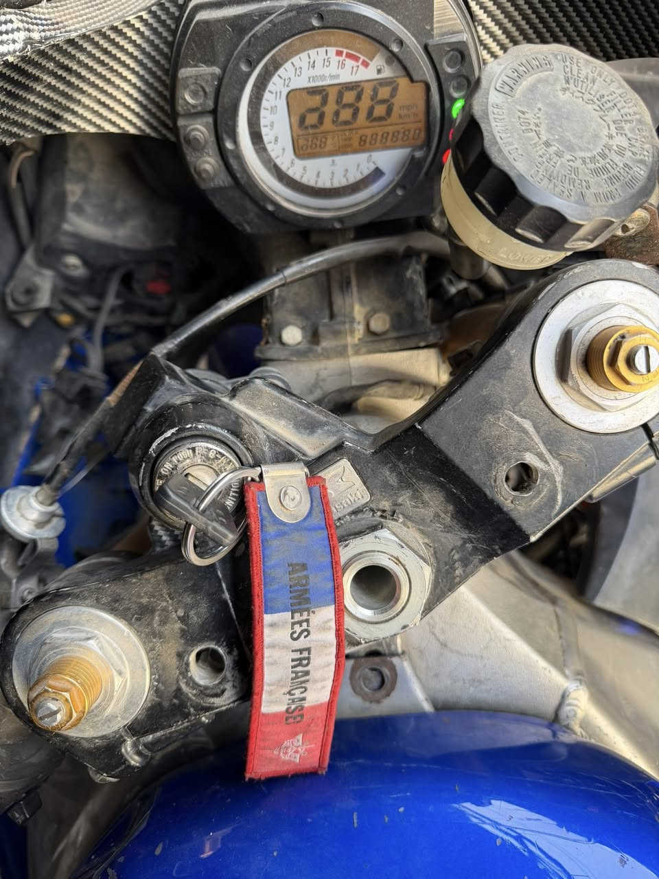 ياالله السلام عليكم عندي كاوسكي 2004 636 الدراجه جديده بيه مشكله بل كور السعر 14 ورقه خاص ماجاوب الاستفسار اتصل عل رقم ***********
