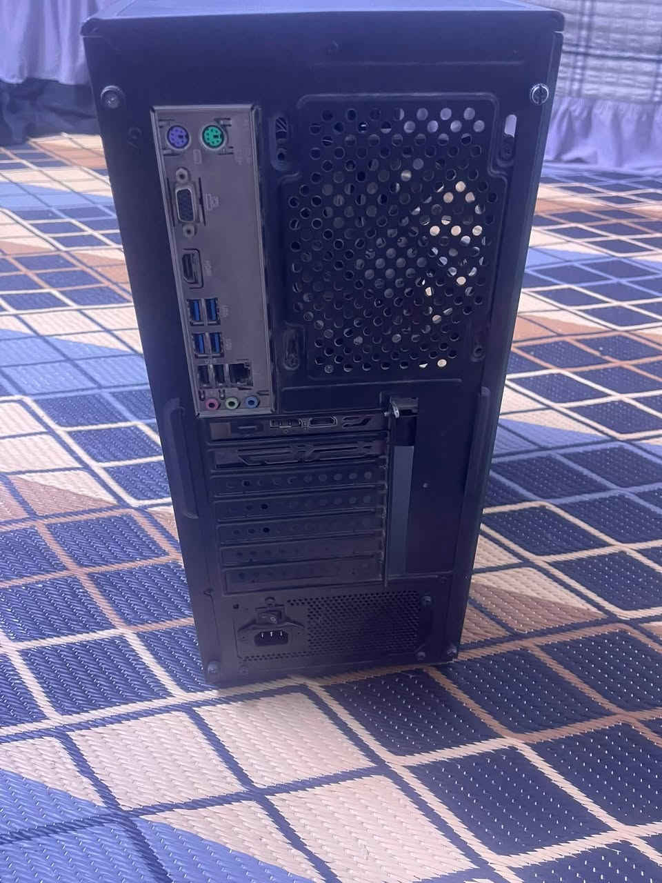 للبيع
i5 9400f 
Ram 16x1 rgb tfours 
Gtx1650 msi gmaing 
Power supply 550w
Nvme m.2 128gb bullet
Hard hdd500gb
السعر ٤٢٥الف وبيها مجال وماعندي توصيل مكاني بغداد مدينة الصدر


**إذا كنت صاحب هذا الإعلان وتريد حذفه لأي سبب، رجاءا أرسل رسالة إلى الدعم الفني**